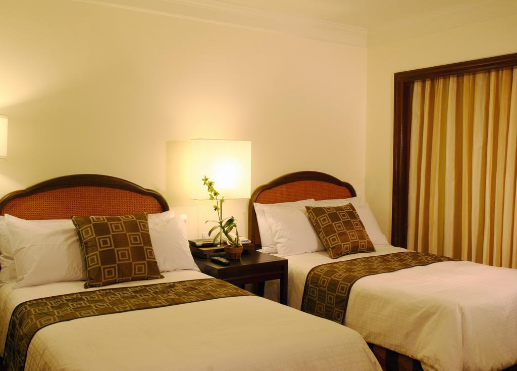 Intercontinental Manila Otel Makati City Oda fotoğraf