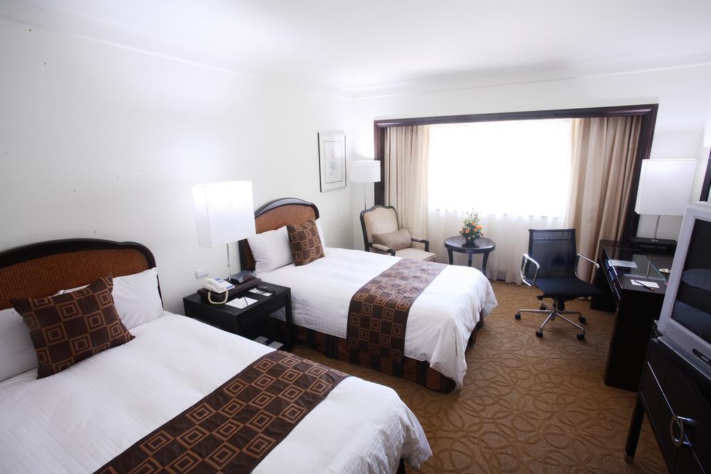 Intercontinental Manila Otel Makati City Oda fotoğraf