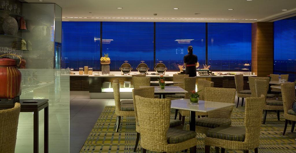 Intercontinental Manila Otel Makati City Dış mekan fotoğraf