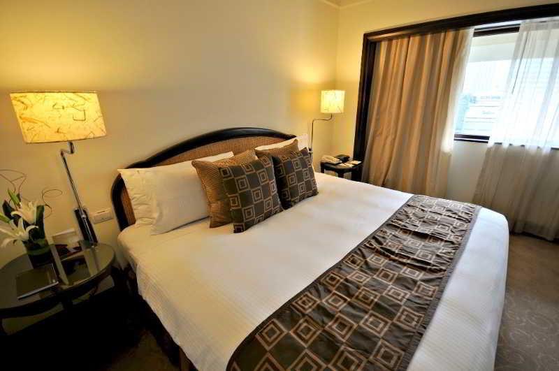 Intercontinental Manila Otel Makati City Oda fotoğraf